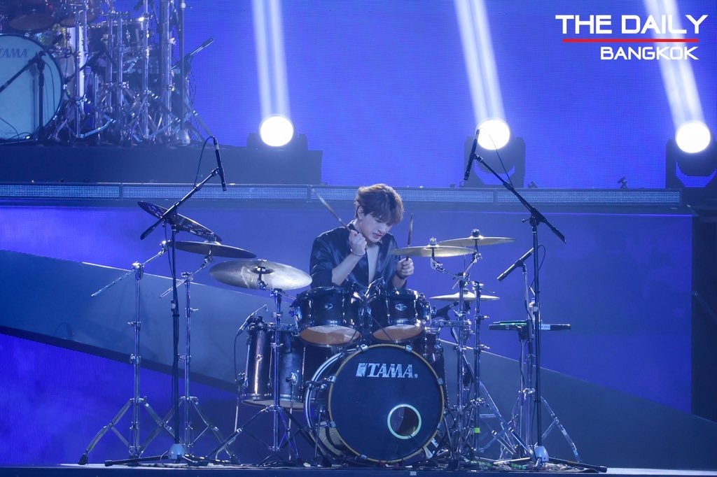 thedailybkk's tweet photo. แขกรับเชิญ “ คริส-สิงโต ” ในงาน “JOSS GAWIN HEAT &amp; BEAT CONCERT”

#JossGawinConcert
#KristPerawat #SingtoPrachaya
#KristSingto https://t.co/8FpQvkvcVx