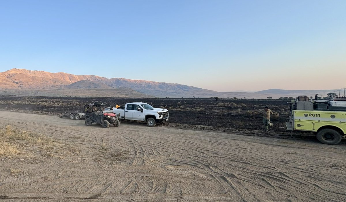 UtahWildfire's tweet photo. #EastPromontoryFire update: Firefighters made excellent progress overnight. The fire remains at 362 acres and is now 50% contained. Today, 10 personnel assigned to three engines will continue securing the fire’s perimeter and mopping up any remaining interior hot spots. Please continue to avoid the area while suppression efforts continue. #ffslkmg