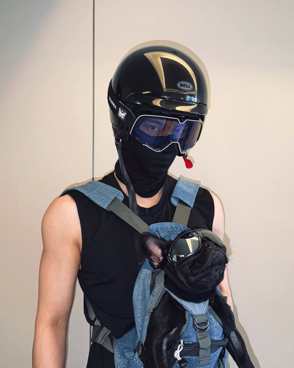 1k_happy_'s tweet photo. 260728 하여 인스타 

🤵🏍️🐕‍🦺

#하여 #何与 #HeYu https://t.co/LiCIv3EgUg