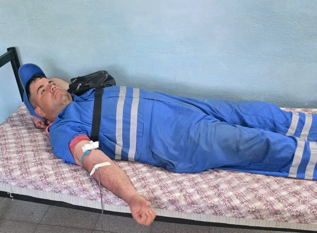 RefSergioSoto's tweet photo. La jornada de donación de sangre realizada por los trabajadores de la Refinería Sergio Soto es un ejemplo claro de compromiso social y solidaridad comunitaria. Este tipo de acciones colectivas  ayudan a mantener abastecidos los bancos de sangre. https://t.co/ZzhMDR3qYp