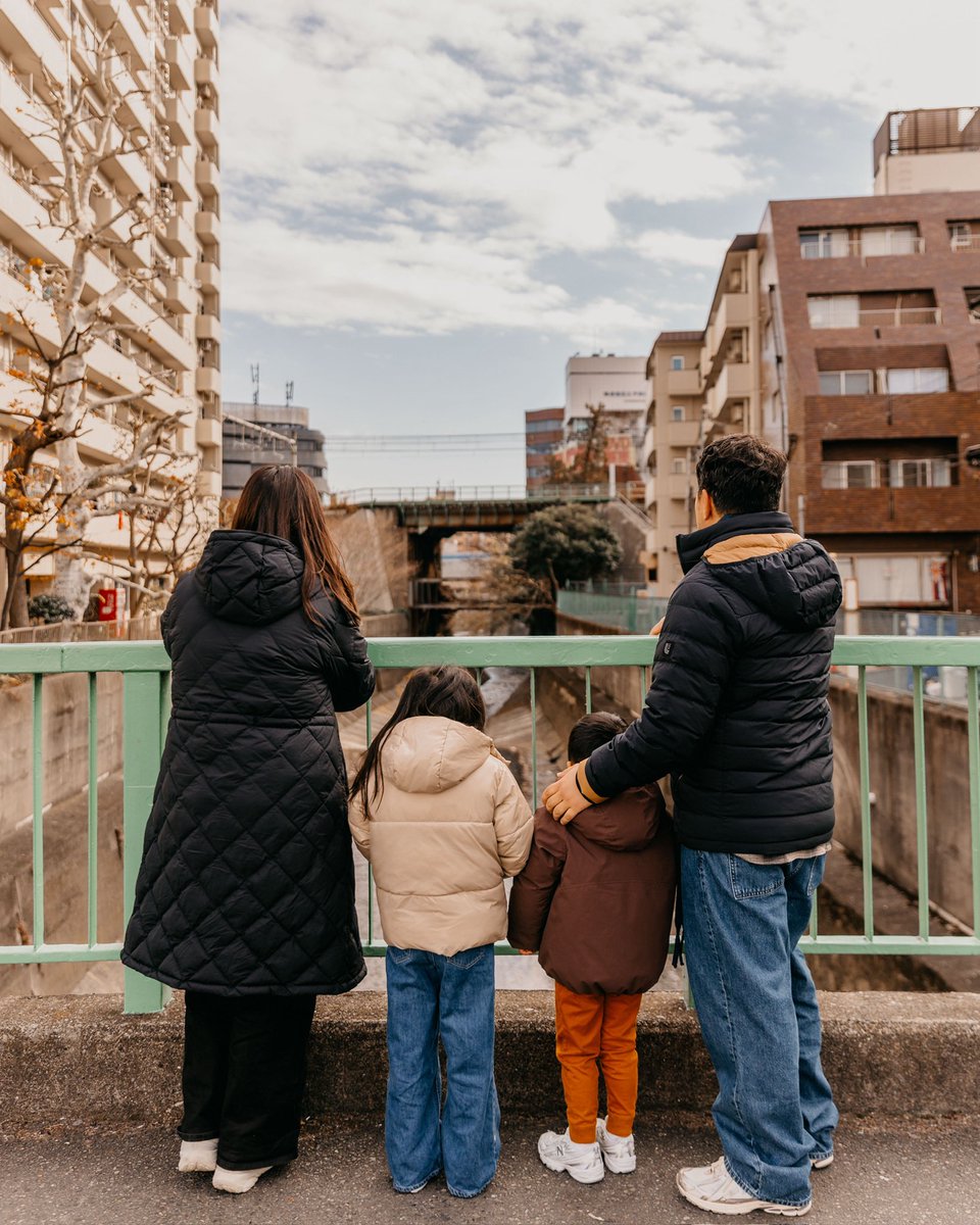 kilaparnell's tweet photo. A quick family stop between sightseeing.
Short sessions fit easily into your Tokyo itinerary.
Message me to book your family photos.

.

.

.

.
#tokyofamily #familyphototokyo #tokyophotographer #tokyophotoshoot #tokyoportraits https://t.co/KkWQPzhv0B