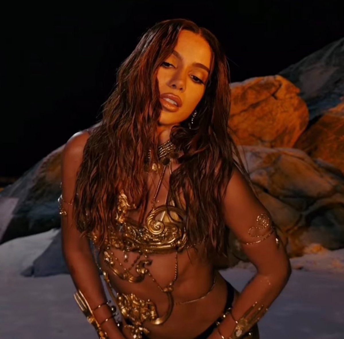 updatecultura's tweet photo. Anitta recebeu QUATRO INDICAÇÕES no Prêmios Juventud. 

• Artista Premios Juventud Feminina
• Álbum del Anõ — “EQUILIBRIVM”
• Girl Power — “Choka Choka”
• Mejor Canción Pop/Rhythmic — “Pinterest (Spanish)” https://t.co/PDvXOPRFec