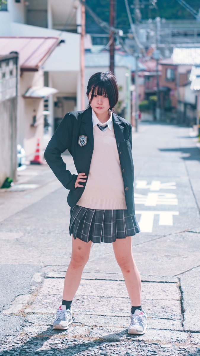 0c_ruz's tweet photo. 《祝杯》
フォロワー10000⬆️ ありがとうございます

皆さんの日々のご声援のおかげでフォロワーさん1万人突破致しました
本当にありがとうございます。

1万人を記念しまして、社会人になってから更新をストップしていましたFantiaを、再開させていただきます。月2回、前のように日記のような感じで好きなことを書いてのんびり更新します。

近頃は売り子や撮影会出演など、たくさんの新しいことをさせて頂きました、これからもっと目まぐるしいきらきらの日々が待っているかと思うと、わくわく反面、幸せのしっぺ返しを喰らいそうで日々、どぎまぎしている自分もいます、

フォロワー1万人を自分が達成というのは昔の私だったら信じられない事だと思います。
ずっと信じて支えてくださった、関わってくださってきたカメラマンさん、応援してくださったフォロワーさん、仲良くしてくれるレイヤーさん、感謝でいっぱいのまいにちです。

これからもきっと、やりたいこと成し遂げたいこともっと素敵になりたいことこうしたいああしたいでいっぱいの、わがままな人生だと思います。社会人立派に頑張りながら、欲張りに、生きたいように生きていきます。

これからもましまのわがままを応援して貰えたら嬉しいです。

>> どんなに時間が経っても推し変してても私は君のことを忘れたくないし忘れて欲しくないなとずっと思っています、これからもよろしくね、ましまより  🔆
