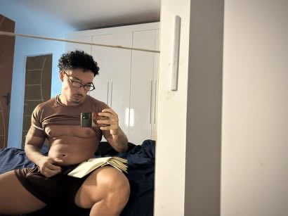 toxizns's tweet photo. 𝐎𝐒𝐖𝐀𝐋𝐃 𝐀. 𝐁𝐄𝐍𝐉𝐀𝐌𝐈𝐍              
                                             
        twenty-one. biracial. single         
        bottom. introvert. reggaeton         
        gym(b)rat. nerd. cat dad    
         descriptive third literate. https://t.co/vIjB82ypfZ