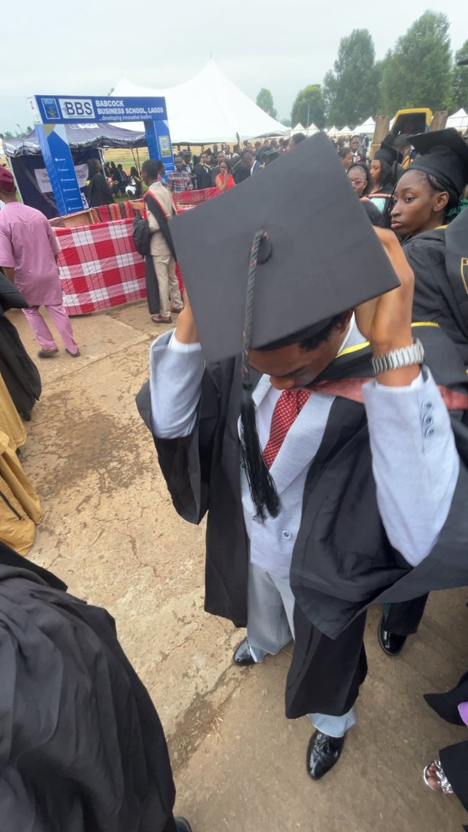 M4TEWs_ap's tweet photo. Bsc Computer Science 🎓

First class upper (3.95) https://t.co/KHf97gP1wa