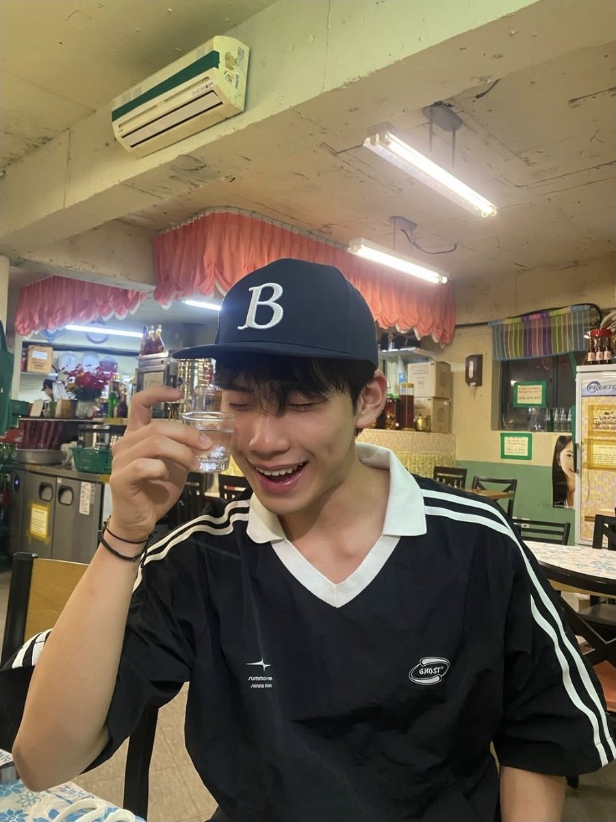 4young27's tweet photo. 260728 #김도현 인스타

오늘은 쉬는날이얌 https://t.co/aKVGpISPYe