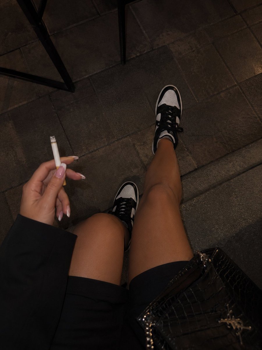 MistressVantaX's tweet photo. Du wurdest geboren um als Aschenbecher und Spucknapf zu dienen.😈 #Zahlsau #findom #finsub #paypig https://t.co/OxFLf3SIfH