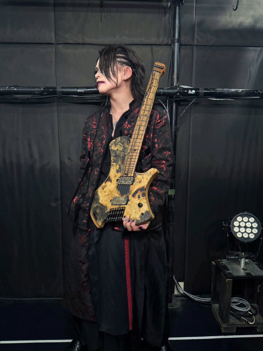 Shin_DLESS's tweet photo. 2026.07.28 心斎橋CLAPPER
DLESS 2nd ONEMAN
THE BEAUTIFUL TERRITORY

心の底から感謝です。
いっぱい来てくれマジで嬉しかった楽しかった

新アー写も見てくれな

あ！あと新ギターも導入したぜ https://t.co/RRLYNmcxqW