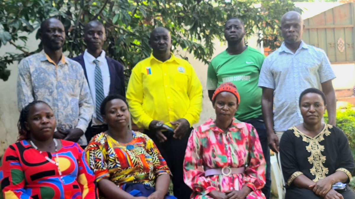 fmkabalega's tweet photo. PHOTO: Hajji Ramazani Mugisa, the Chairman-elect for Kyarwabuyamba North, standing alongside his newly elected Executive Committee.
Rose Mijumbi, the committee's Secretary for Education, stated that she intends to work ...1/2
π₯ @amarahenry23
#LCElections I #KabalegafmUpdates https://t.co/4OQfRg7DHx