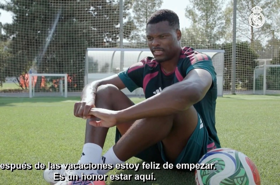 MadridXtra's tweet photo. 🗣️ Dumfries: “I feel good after the first training. I’m very happy to start and I feel very honoured to be here.” https://t.co/otGhNgjx85