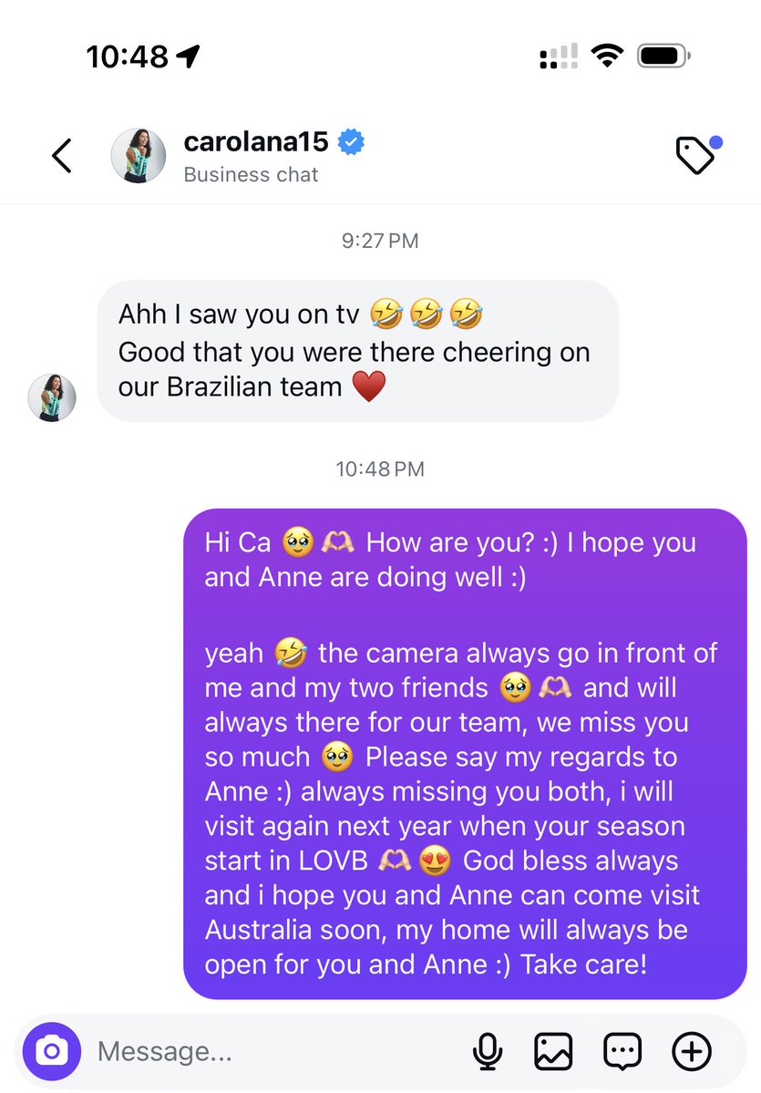vballstar0708's tweet photo. Finally home, but took me a while to open her message as I was in my uber when I saw a message in my instagram 🥹 and to my surprise, a message from Carolana herself. I’m so happy she even took time to send me a message recognising my support to cheer our team even if she’s not anymore with the team 🥺

😢 Eu sinto muita falta dela. É tão diferente não vê-la na Seleção. Ainda tenho esperança de que um dia ela retorne à nossa amada Seleção.