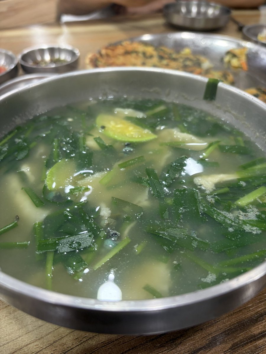 Black_axeours's tweet photo. 저도 사실 대야르점심띠를 했읍니다
전이 진짜 막걸리 감이었는데…😋 https://t.co/PQtM8ONsv8