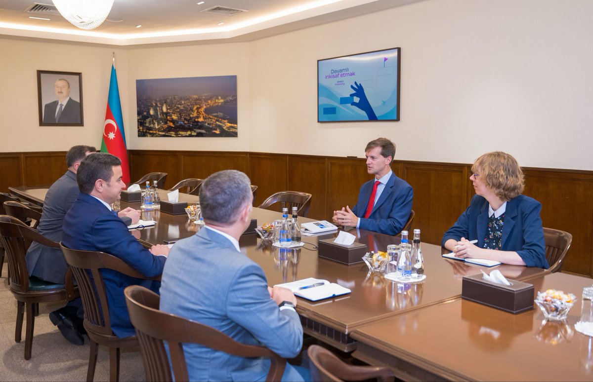 SamirMRzayev's tweet photo. Belçika Krallığının Azərbaycandakı fövqəladə və səlahiyyətli səfiri Julyen de Frepon ilə məhsuldar görüş keçirdik.

Görüş zamanı Azərbaycan Hava Yollarının 2027-ci ilin may ayından etibarən Bakı–Brüssel–Bakı marşrutu üzrə birbaşa uçuşlara başlaması, bu marşrutun iki ölkə arasında turizm əlaqələrinin inkişafına verəcəyi töhfə və əməkdaşlığın gələcək perspektivləri ətrafında fikir mübadiləsi apardıq.

Eyni zamanda, Azərbaycan Hava Yollarının strateji inkişaf istiqamətləri, donanmamızın yeni nəsil hava gəmiləri ilə genişləndirilməsi, marşrut şəbəkəsinin inkişafı, həmçinin Heydər Əliyev Beynəlxalq Aeroportuna 40-a yaxın xarici aviaşirkətin cəlb edilməsi nəticəsində sərnişinlər üçün daha geniş seçim imkanlarının yaradılması barədə məlumat verdik.

Görüş çərçivəsində Azərbaycanın regional hava limanlarının inkişaf potensialı və ölkəmizin beynəlxalq hava əlaqələrinin daha da genişləndirilməsi istiqamətində görülən işləri də müzakirə etdik.

----------------------

It was a pleasure to meet with H.E. Julien de Fraipont, Ambassador Extraordinary and Plenipotentiary of the Kingdom of Belgium to Azerbaijan.

Our discussion focused on Azerbaijan Airlines' upcoming launch of direct Baku–Brussels flights in May 2027 and the opportunities this new connection will create for tourism, business, and stronger ties between our two countries, while opening new avenues for cooperation in the aviation sector.

During the meeting, we shared an overview of Azerbaijan Airlines' transformation journey, including our fleet modernization programme, the continued expansion of our international route network, and our efforts to enhance connectivity through Heydar Aliyev International Airport, which today is served by nearly 40 foreign airlines.

The conversation also covered the development potential of Azerbaijan's regional airports and our vision for further strengthening the country's position as a regional aviation hub.