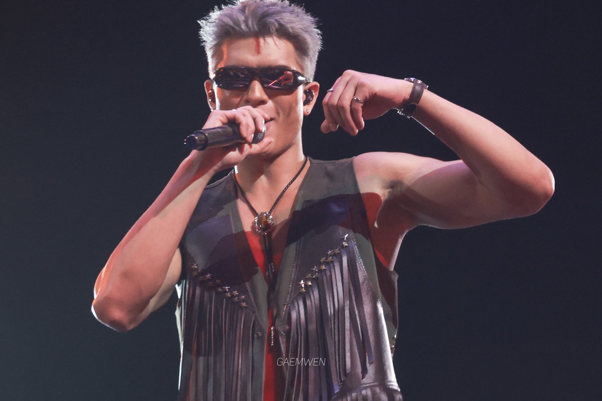gaemwen_'s tweet photo. 260726 JOSS GAWIN HEAT &amp; BEAT CONCERT

Sexy back🔥

#JossWayar
#JossGawinConcert https://t.co/oc1liBgU75