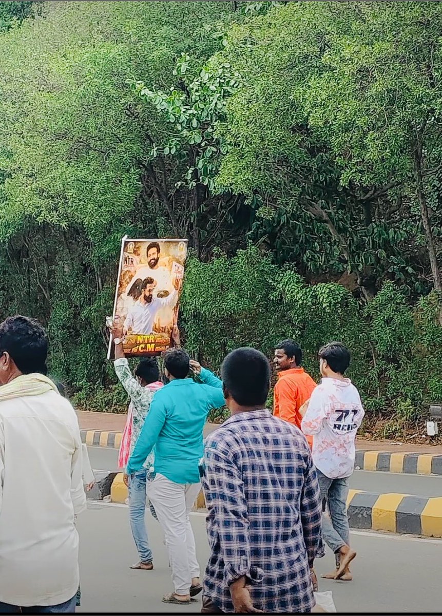NTRARMYOFFICIAL's tweet photo. NTR @tarak9999 fans At Simhachalam Giri Pradarshana ❤️❤️

GET WELL SOON TARAK ANNA ✊

#Dragon #ManOfMassesNTR https://t.co/wG8kG4RTxg