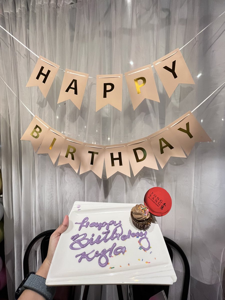 _bluetimee's tweet photo. a year older https://t.co/wdKkuSz1u1