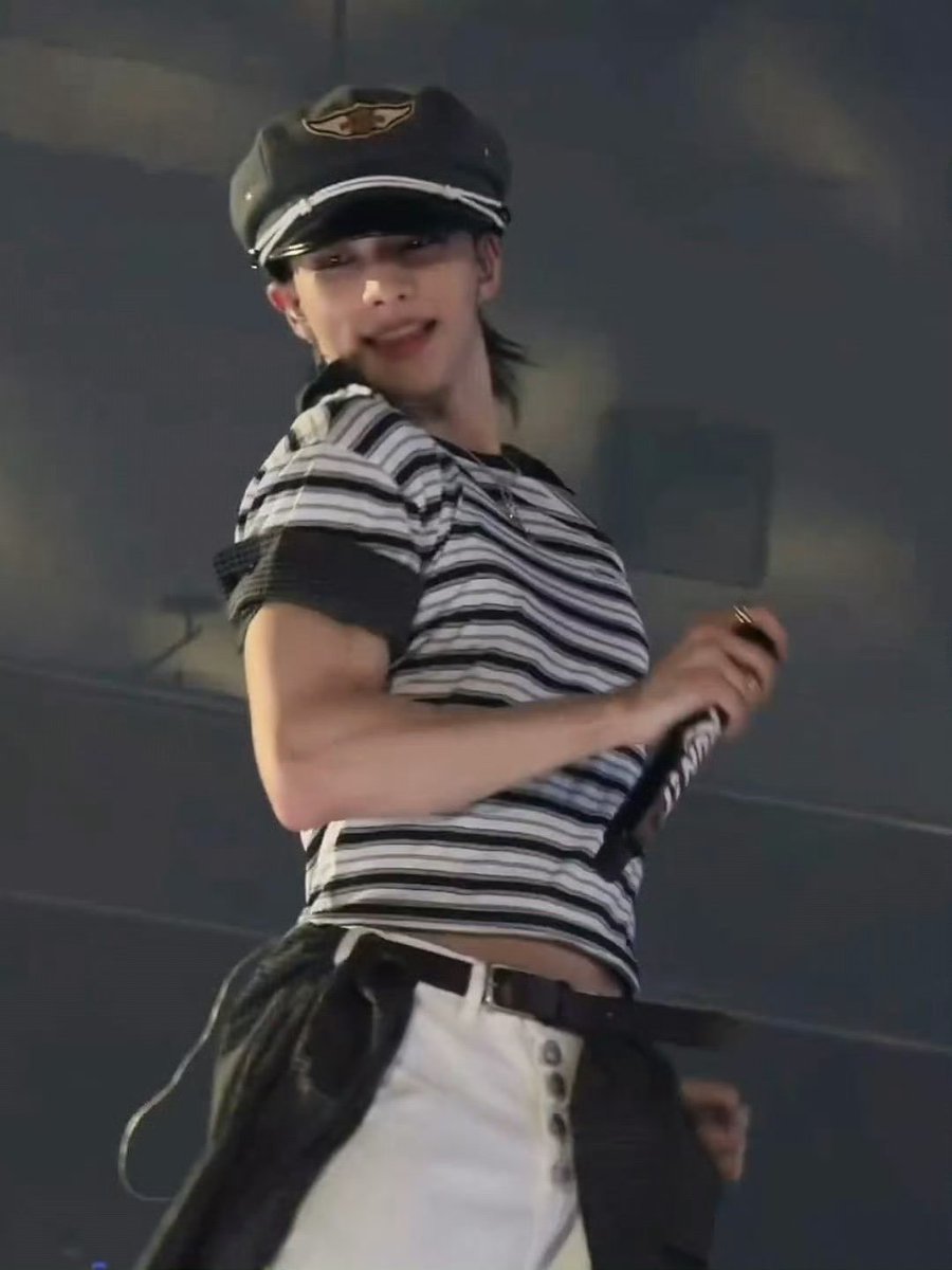 Khyhbc's tweet photo. He is a just a diva serving cunt 🥹 https://t.co/goThEUkGIc