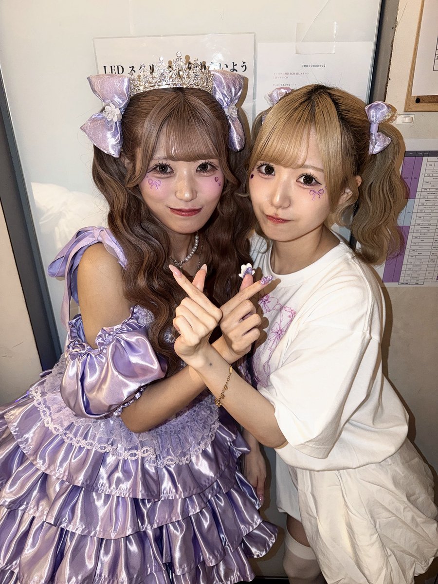 37sana_t's tweet photo. おめでとう💜同期 https://t.co/KYs3nRGfUP