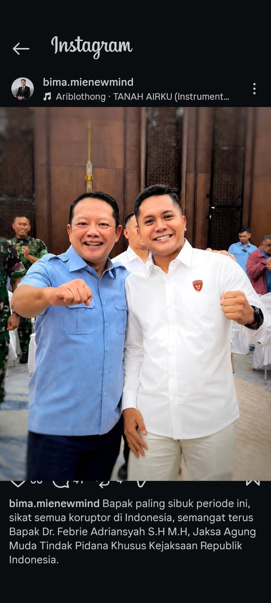 neVerAl0nely___'s tweet photo. Kasus pengungkapan akun penyebar hoax di media sosial

Diduga pelaku :
- Bima Candra Karisma ( Madiun )
- Yemi Agil Panguditam ( Madiun )
- Arvanda Yoka Verdiansyah ( Ponorogo)
- Yanuar ( Sidoarjo )
- Arbain Dimas Ibnu Kasim ( Gambir)

Yang baju slide ketiga diduga orang yang terima proyek dan pengarah