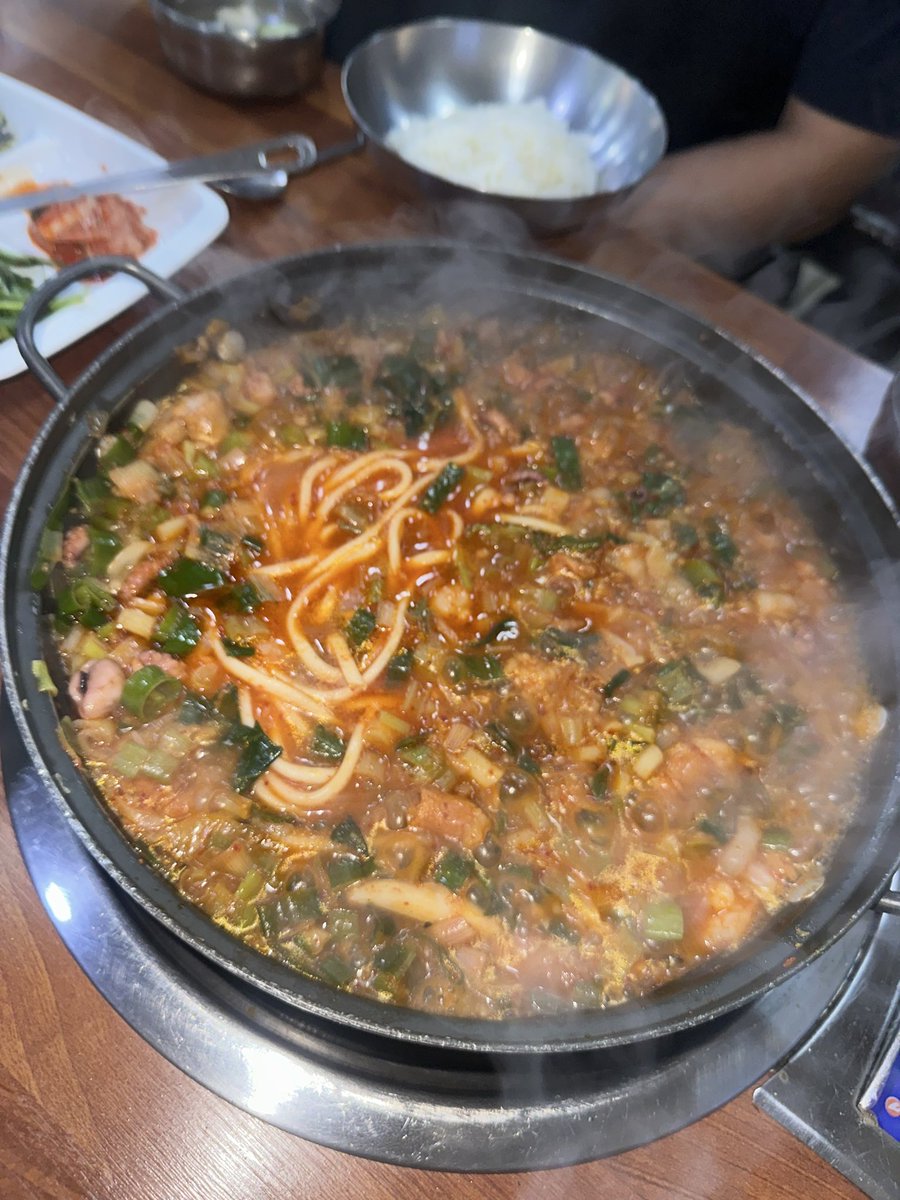0sshhiinn's tweet photo. 부산에서 무엇을먹었냐면요 https://t.co/0evIz9lZP7