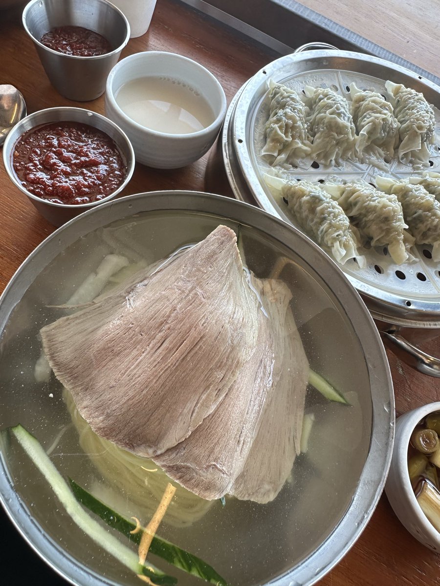 0sshhiinn's tweet photo. 부산에서 무엇을먹었냐면요 https://t.co/0evIz9lZP7