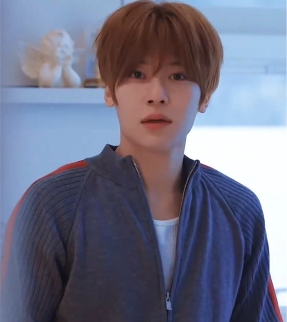 Onsioni's tweet photo. 당근백만개쥐여주고싶은얼굴임 ㅠㅠ https://t.co/sCSwDoRYQm