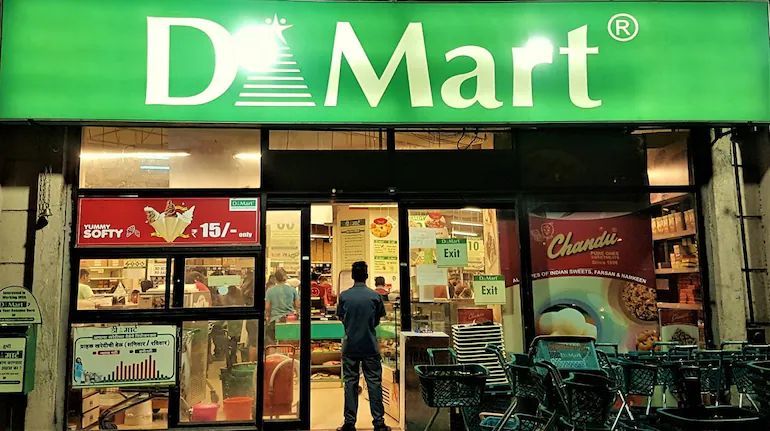 IndianTechGuide's tweet photo. 🚨 DMart enters pharmacy retail and is offering a 20% discount on medicines. https://t.co/m8NQgVKiQK