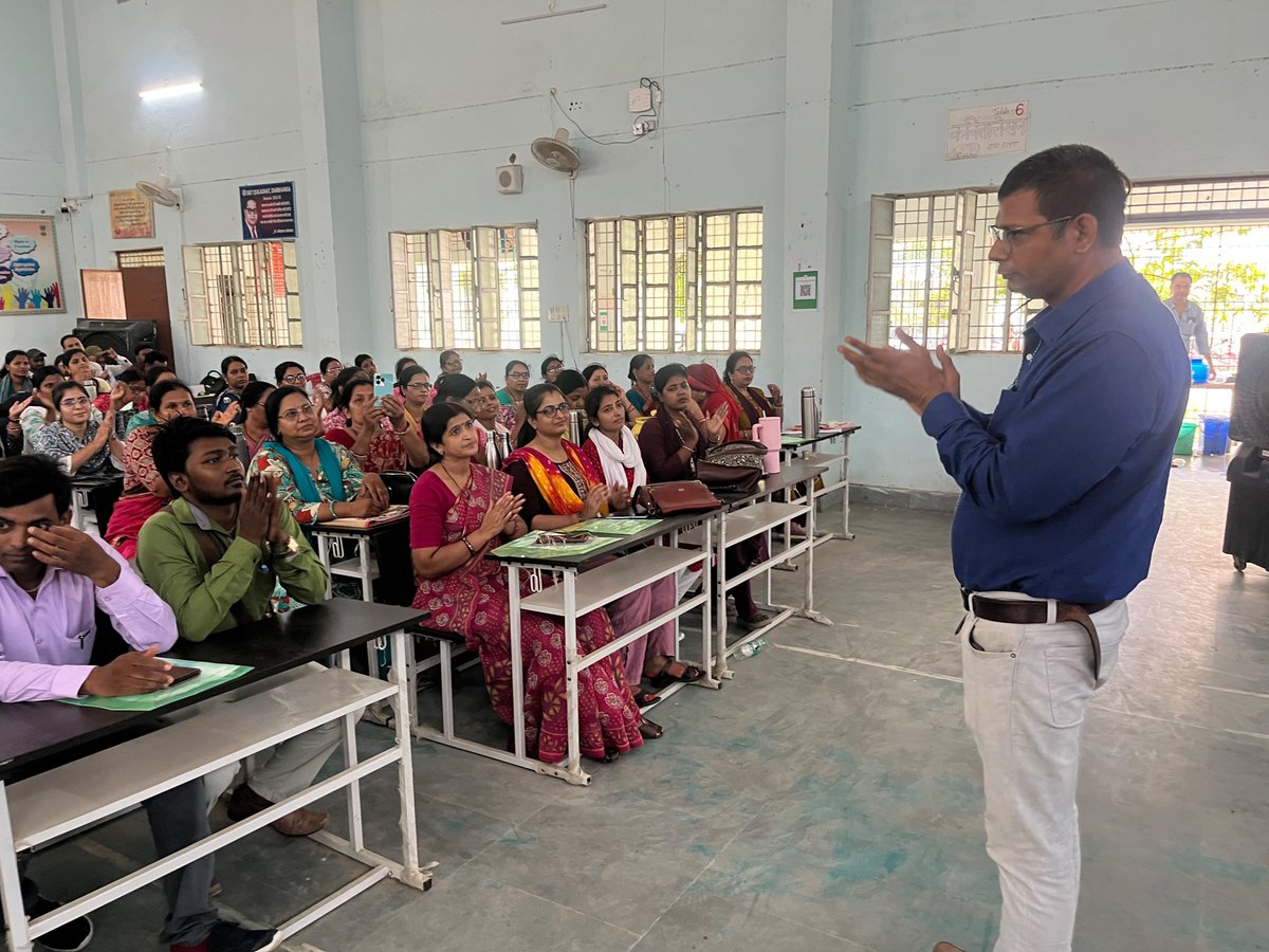 CCRTNewDelhi's tweet photo. आज सीसीआरटी (CCRT) द्वारा जिला शिक्षा एवं प्रशिक्षण संस्थान (DIET) दरभंगा में आयोजित 'शिक्षा में नाट्य कला' विषयक पांच दिवसीय कार्यशाला के द्वितीय दिवस कला और शिक्षा के अद्भुत संगम की झलक देखने को मिली।(1/4) https://t.co/fC21l4Lju0