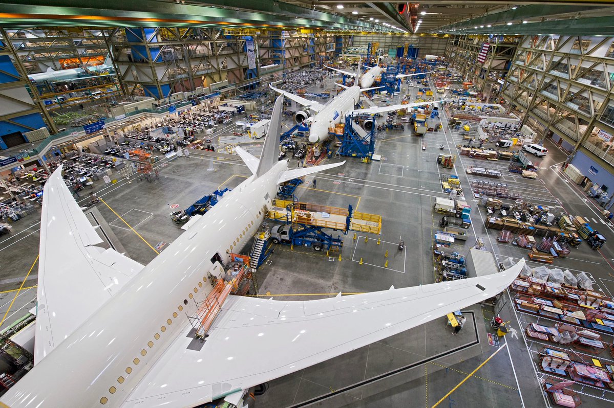 GmacFinData's tweet photo. Just in:
Boeing posts larger-than-expected Q2 loss after higher costs tied to the Air Force One program weighed on results.

The defense contract continues to pressure earnings, highlighting ongoing execution challenges despite improving commercial aircraft deliveries. https://t.co/brKDo8nUfz