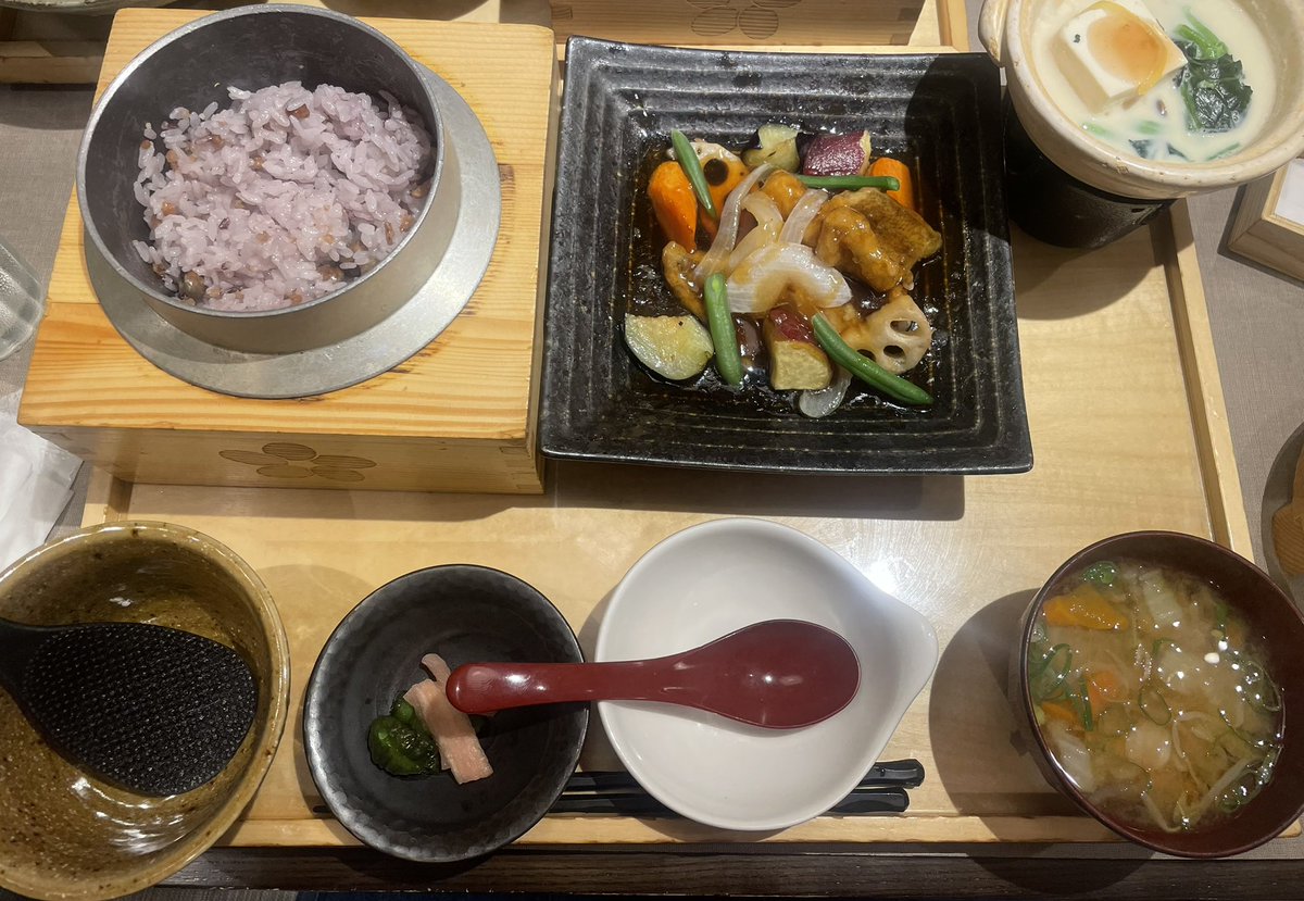 Seina4hel's tweet photo. 美味しいものを食べる時間って幸せだよね☺️
（過去の写真見てたら食べたくなってあげました笑） https://t.co/btoD1OeVWf