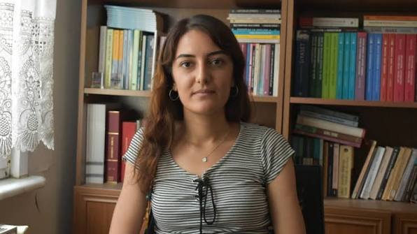 ozkazanacak's tweet photo. 3 Şubat'tan bu yana tutsak SKM üyesi Gamze Toprak bugün tahliye edildi. 

Bu Abluka Dağıtılacak 
#ÖzgürlükKazanacak https://t.co/1YyxfWCb4H