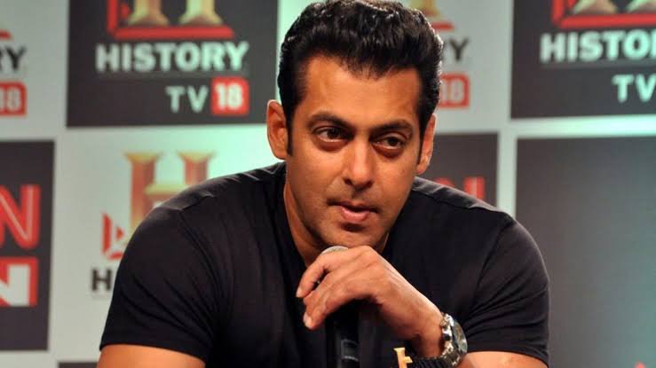 Araviii_kohlii_'s tweet photo. 17. Shahrukh Khan         Salman Khan https://t.co/Cx7H5On2oU