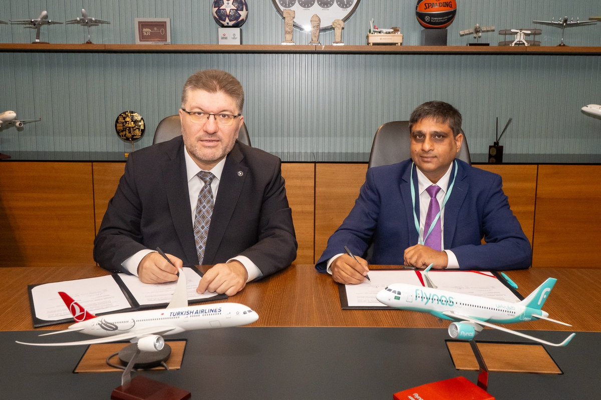 ainalnaql_en's tweet photo. Connecting the world! ✈️🇸🇦🇹🇷
@flynas &amp; Turkish Airlines sign a strategic codeshare agreement to expand air travel between #SaudiArabia , #Türkiye &amp; beyond with seamless booking &amp; shared networks!

#flynas
#TurkishAirlines
#SaudiAviation https://t.co/GQagF6tdkg