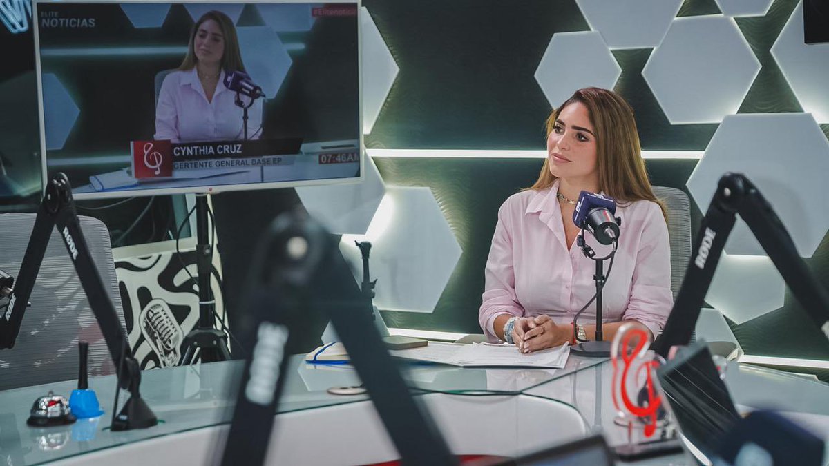 DASEAlcaldiaGye's tweet photo. #DASEEnMedios | En @RadioElite997, la gerente general de DASE EP, Cynthia Cruz, destacó que la institución continúa acercando los servicios municipales a los sectores rurales mediante ayudas técnicas, kits escolares y programas que mejoran la calidad de vida. https://t.co/b2eOjABqfa