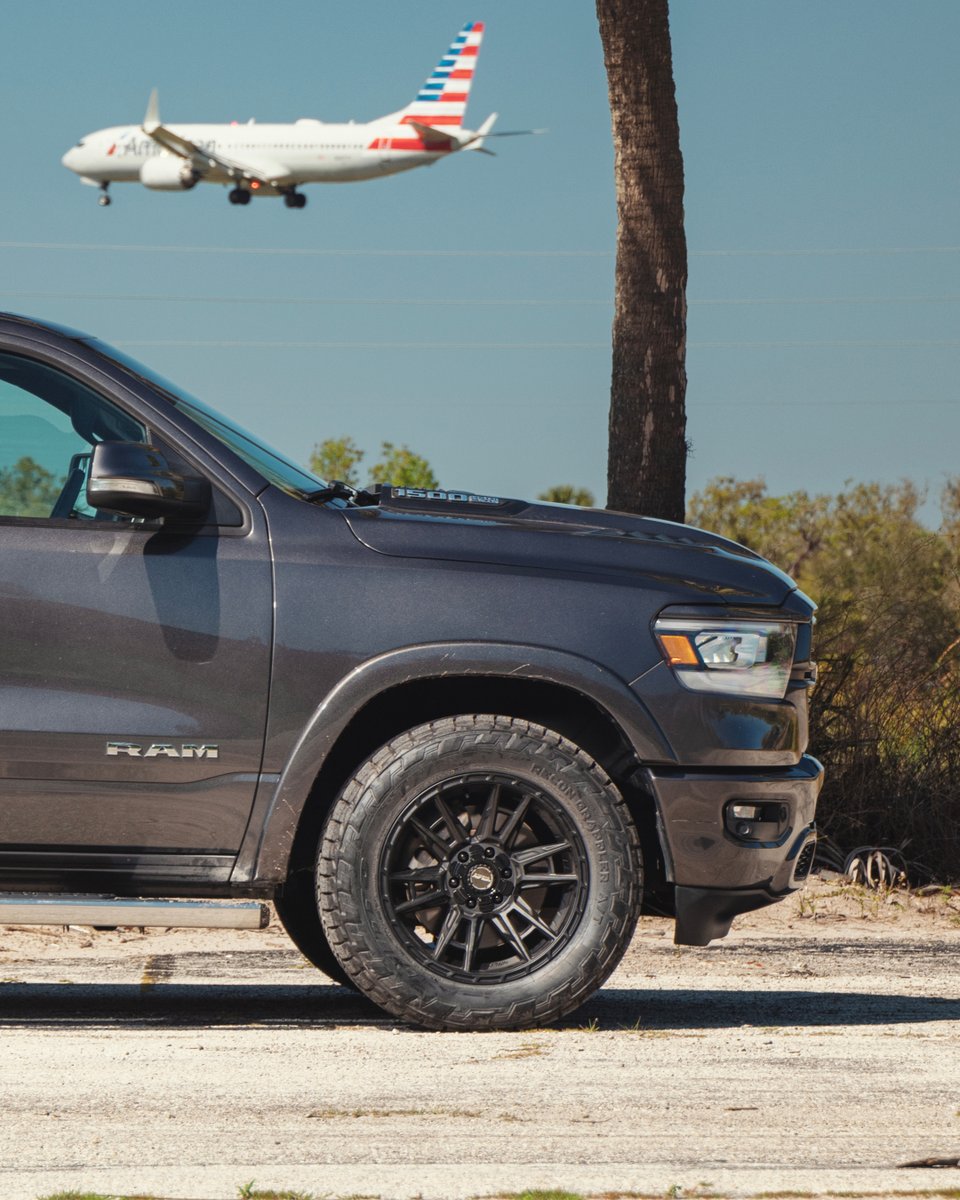 4PlayWheels's tweet photo. Ram sitting on satin black 20x9 4PS20 wrapped in 33x12.5x20 @nittotire
#4PLAYWheels #RamTruck #RamLimited #Ram1500 #DodgeRam https://t.co/Bw4rJuS6EQ