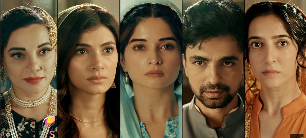 Ipurple_phoenix's tweet photo. It gives one lioness among a pack of snakes vibe. #BhavikaSharma BRING IT ON BBG!❤️‍🔥

#SeherHoneKoHai #MaHer https://t.co/mOTjxcKpC1