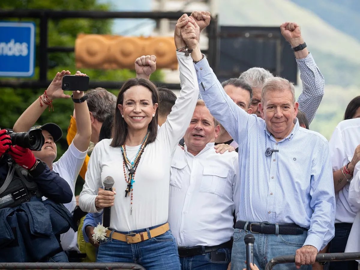 danielexpresa's tweet photo. 🇻🇪 | A 2 años del #28J…
La voluntad de libertad no se extingue. Mientras existan venezolanos dispuestos a defender sus derechos, la lucha por recuperar la democracia seguirá vigente. https://t.co/76AeiRTND5