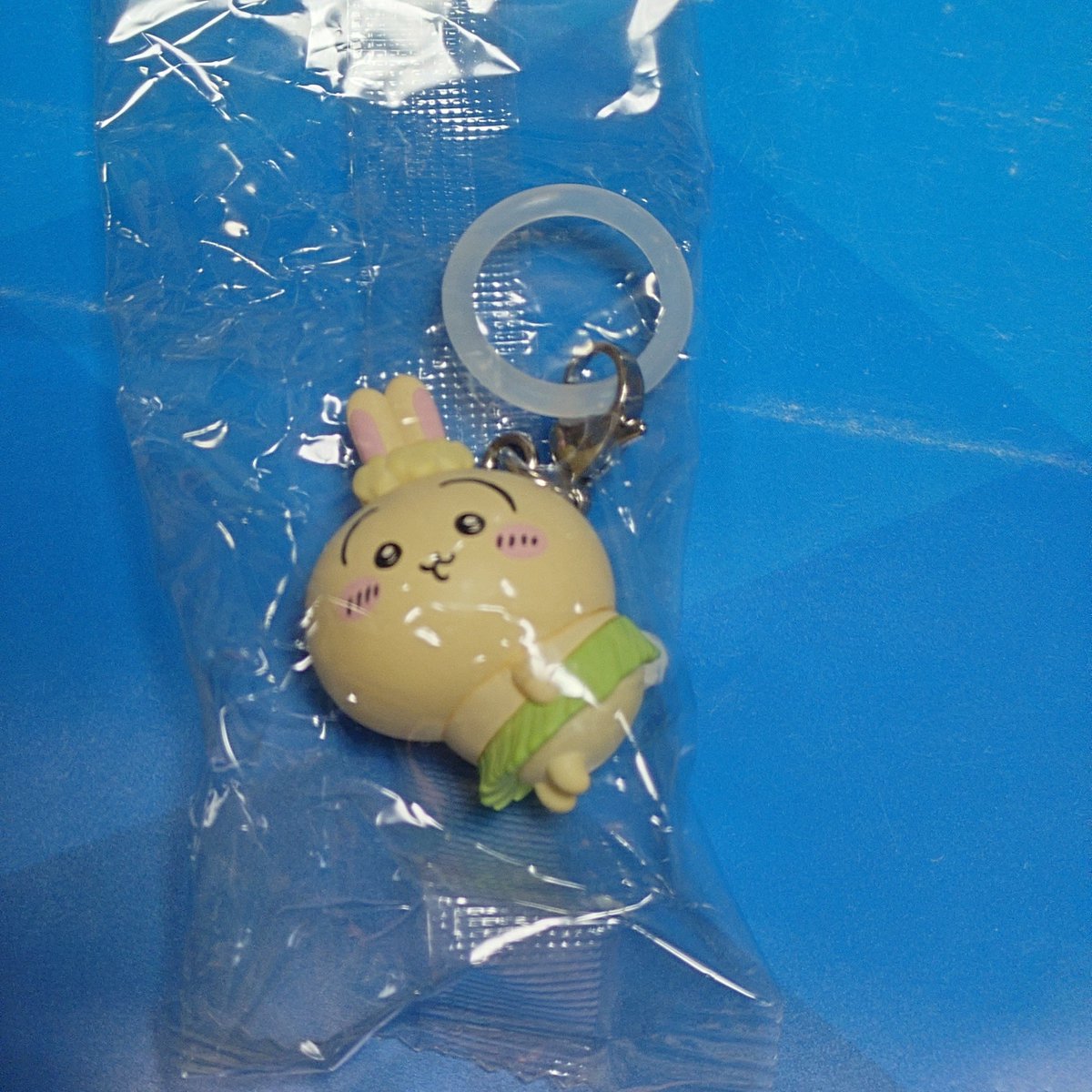 aurantiol's tweet photo. @zCjfDtGaUVOigeE FF外から失礼します。うさぎございます。外装の銀袋を破棄してしまったのですが差し支えなければ後日池袋か郵送でいかがでしょうか。 https://t.co/8kn7xpX4go