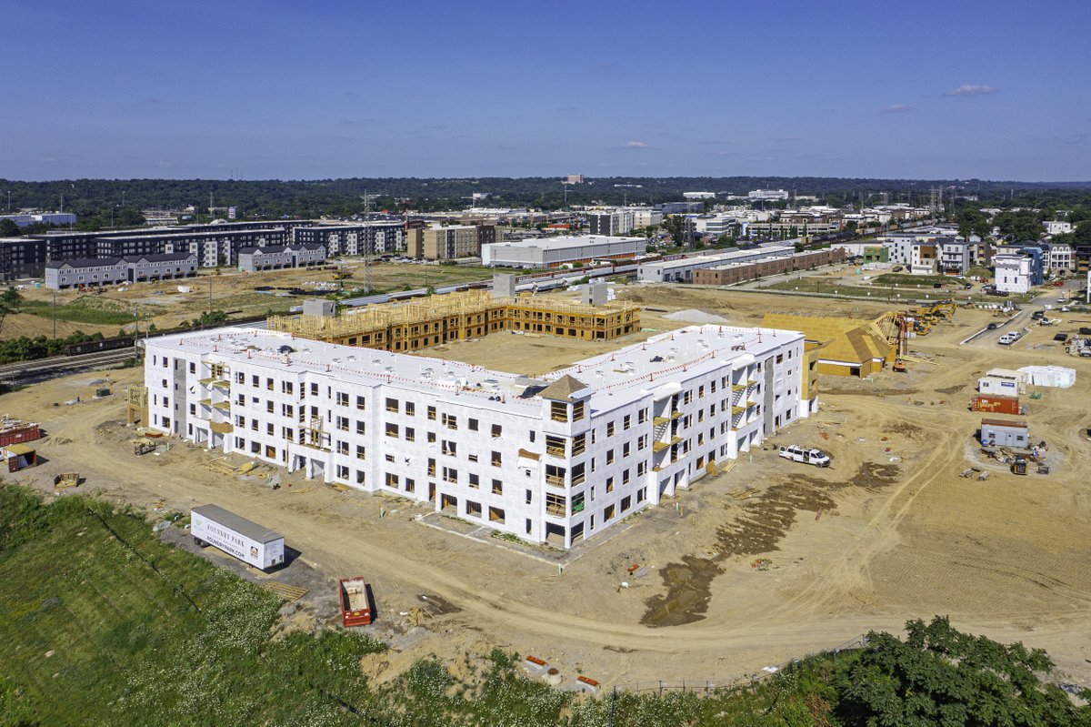 NeyerProperties's tweet photo. 🏗️ Progress continues at Three Oaks! Framing is now complete on the apartment building visible from I-71, as well as the community’s amenity buildings. This week also marks the start of framing on the first townhome-style apt. building.

Stay tuned for more updates! https://t.co/YKb98Am2Y2
