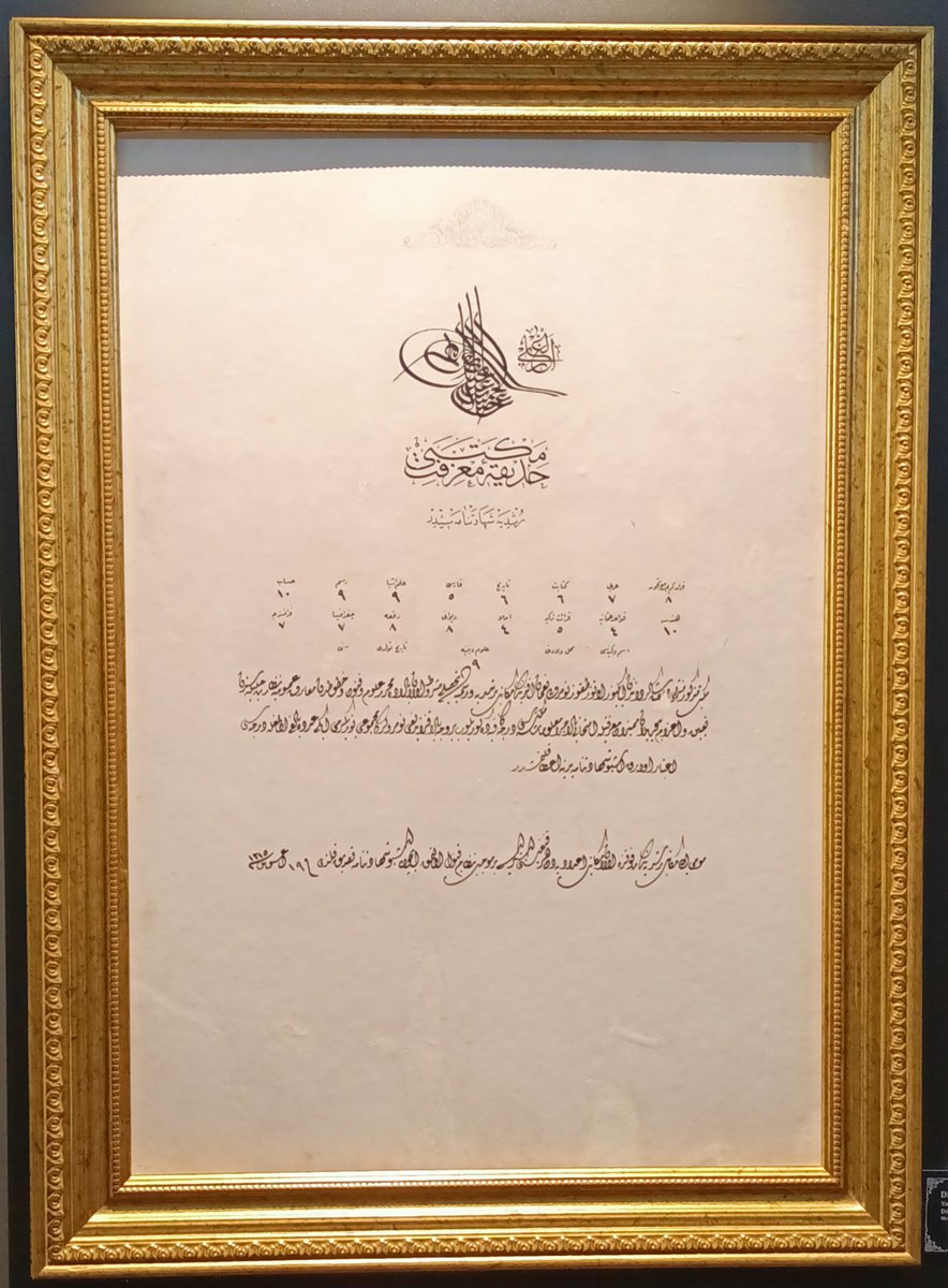 mstgndz3334's tweet photo. Son dönem Osmanlı diploma örnekleri:
Bayezid Medresesi Hat Müzesi 
Hadîka-Maarif Mektebi (Rüştiye).
Diploması.
Sadeliğin zenginliği, azın çokluğu... https://t.co/Sd29lvYVJU