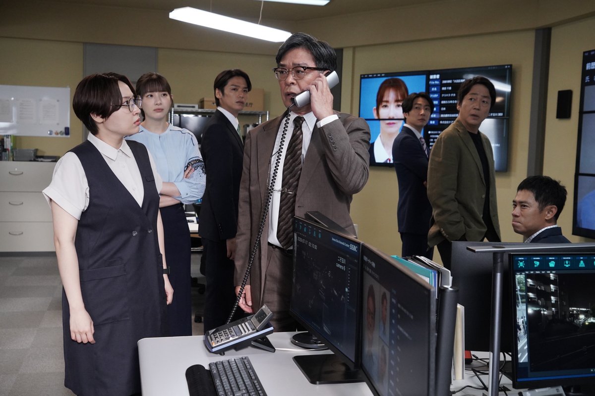 TVGweb's tweet photo. 大森南朋×相葉雅紀×松下奈緒
「大追跡 警視庁SSBC強行犯係 Season2」
第2話が今夜放送⏰

伊垣（大森）、名波（相葉）ら
SSBCが伝説の結婚詐欺師と対峙
新技術で隠されたわなを暴く🚨

遥（松下）は詐欺師に
密室で口説かれる展開が…⁉

https://t.co/Rwm8f00OqI

#大追跡 https://t.co/2g3dr3x6Ko