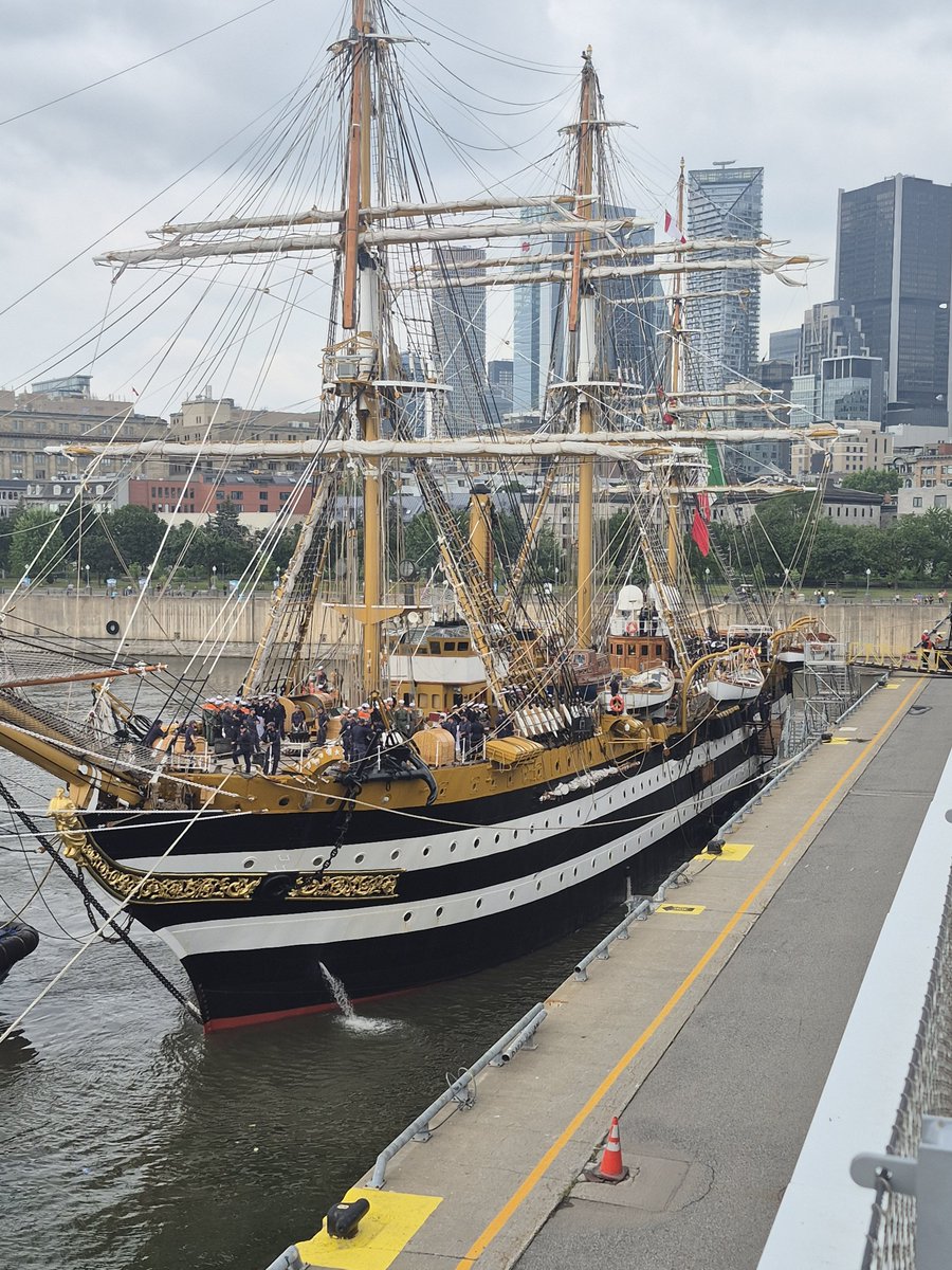 RobRank24149485's tweet photo. Italian Navy tall ship Amerigo Vespucci is arriving in Montreal. (1)
#montreal #wearevespucci https://t.co/zM7ilBTR3k