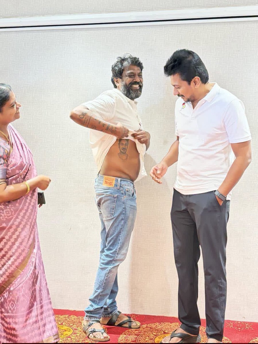 LipGally's tweet photo. @humandisaster13 நல்லா கேளுங்க என்ன நினைப்பான் 🤦‍♂️🤦‍♂️ https://t.co/HOI7iuE1ki