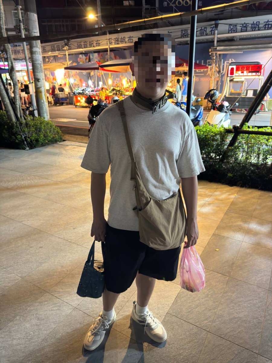 morigari0303's tweet photo. 今天跟主人出去玩！
許了願要逛夜市，還說��戴著項圈逛夜市>\\\<
今天還蹭了很多的主人！！！
謝謝主人嗷！今天的小森是全世界最幸福的狗！ https://t.co/pkGwtXlrtq