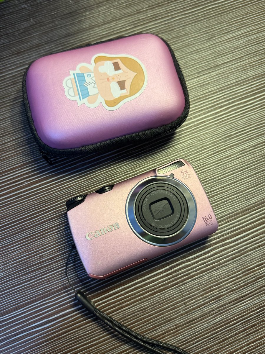 juvvao's tweet photo. hi everyone, aku mau #wtsdigicam canon powershoot A3300. aku jual karna udah beli seri lain &amp; ini pemakaian pribadi ya

🎀 body mulus
🎀 pink rare color
🎀 inc battery, memory, charger, strap, pouch
🎀 minus ada dark circle di lcd, selebihnya oke bgt

💸 : dm for price &amp; info https://t.co/kHrMT1XAC9