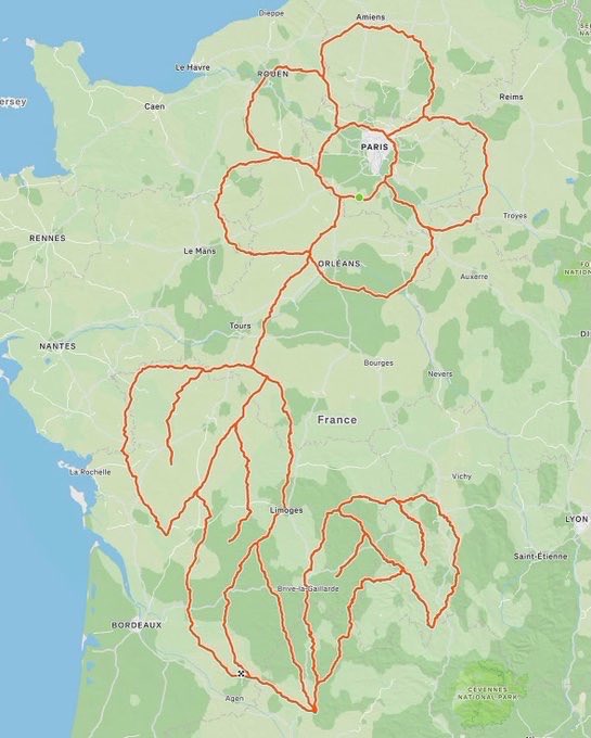 Indie5051's tweet photo. Hombre recorrió 5,750 km en bicicleta solo para dibujar una flor en homenaje a su madre con Alzheimer. https://t.co/kQgv7h8z31