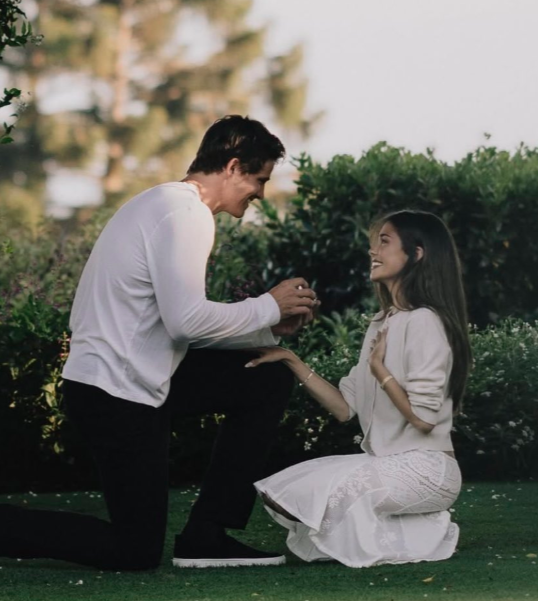 AboutMusicYT's tweet photo. Madison Beer is now engaged to Justin Herbert. https://t.co/HqSJVrWqxK