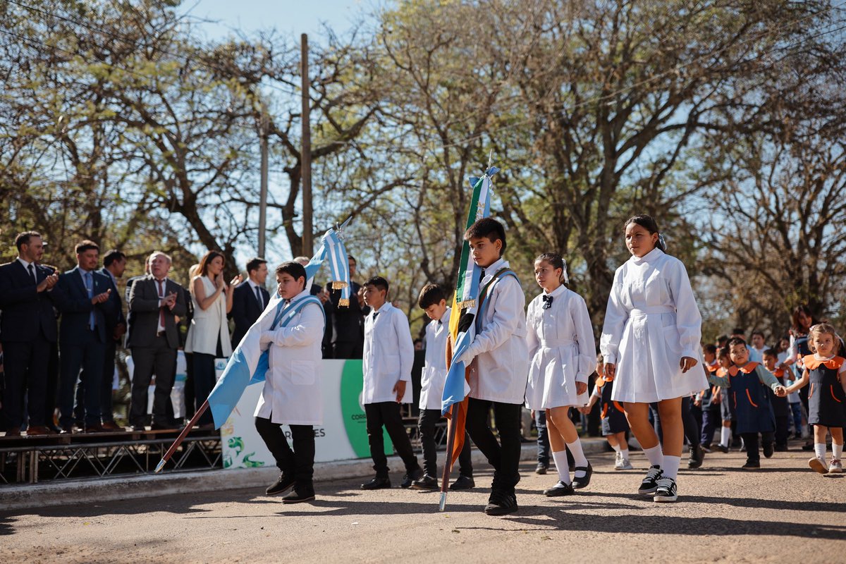 JPValdesok's tweet photo. Además, en esta localidad que cultiva futuro, terminamos las obras de un jardín de infantes y escuela primaria, próximas a inaugurar. ¡Gracias por el hermoso recibimiento! Vamos camino al centenario, en búsqueda de nuevos proyectos y sueños para nuestra querida #Mantilla 🙌 https://t.co/tu0bjthRnU