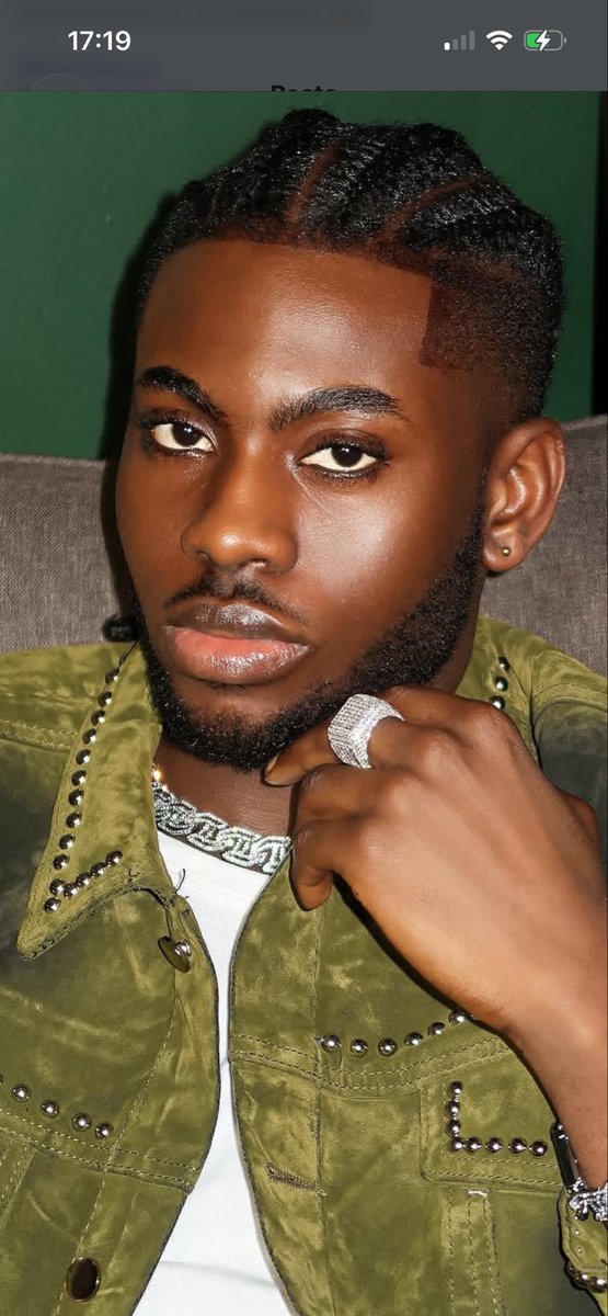 OlayinkaOl40672's tweet photo. #BBNaija u guys most be a joke 
See face wey them say beat Koyin 😂😂😂 
I understand Koyin is among season 11 it fine 
Koyin go beat out ur so called female fave self 😂🔥 https://t.co/J3DKpRSKh1