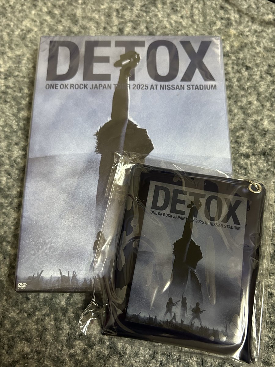 ryokostars's tweet photo. 明日には鬼滅円盤が一気に届きますが、今日はワンオクDETOX円盤がフラゲで届きました(*´▽｀*) https://t.co/rJLQx1jvgb